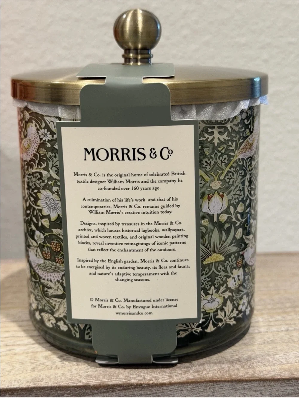 Morris & Co bathroom vanity Cotton Jar Green Glass w/gold Trim Strawberry Thief